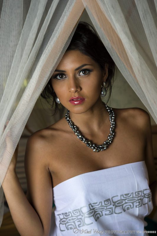 En choisissant Tahiti Perles Création, vous optez pour un bijou qui raconte une histoire, celle d’une perle unique cultivée avec passion et respect dans les lagons de Polynésie. Faites confiance à un producteur engagé et laissez-vous séduire par l’authenticité et la beauté naturelle des perles de Tahiti. Offrez-vous ou offrez un bijou d’exception, symbole d’élégance et de raffinement.