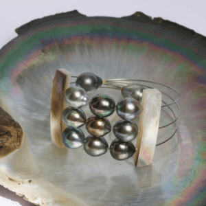 Une explosion de couleur avec ce bracelet à mémoire de forme composé de 11 Perles semi-baroque ø10mm A-B.