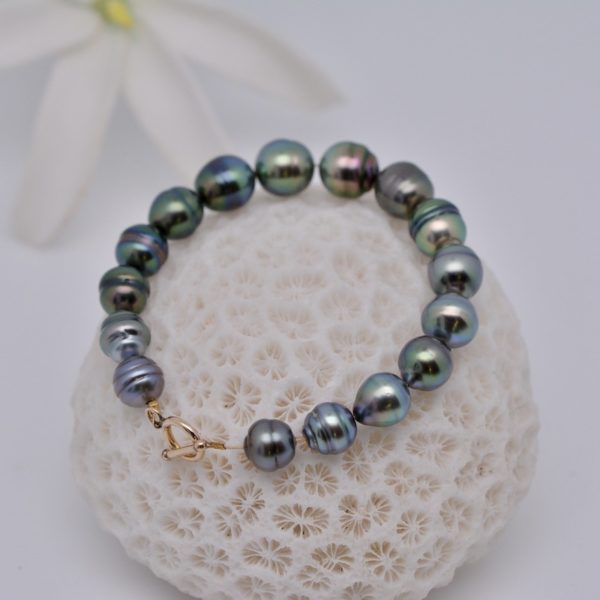 🤩Voici Anirau, un bracelet tout en couleur composé de 16 véritables perles de Tahiti. Couleurs naturelles garanties en direct de ma ferme de Manihi. Du producteur au consommateur , sans intermédiaires. Traçabilité maximale. Fermoir en or