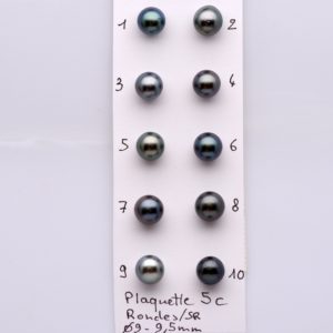 Voici la plaquette rondes-9-9.5-C-plaquette-5-C comprenant 10 perles de tahiti rondes d'un diamètre de 9 à 9,5 mm de qualité C. L