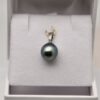 Voici Arimoana un pendentif perle en argent. Une magnifique poire verte au très beau lustre . Produite sur ma ferme de Manihi, vendu sans aucun intermédiaire