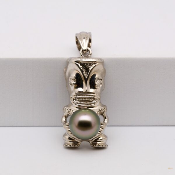 Oviri pendentif tiki en argent 925 rhodié avec perle de Tahiti GEM semi-ronde de 10,4 mm, perle produite sur ma ferme de Manihi et bijou fait main à Marseille