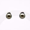Boucles Pikake – perles de Tahiti rondes 10,5 mm vert tilleul montées sur argent rhodié avec fermoirs Alpha, qualité artisanale Manihi.