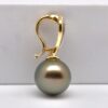 Taahine, pendentif or jaune 18k perle de Tahiti ronde 11,2 mm qualité A.Brillants. Lustre parfait couleur gris/vert tilleul. Peut se clipser sur un collier