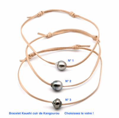 Trois déclinaisons du bracelet Kauehi sont proposées, chacune dotée d'une perle aux reflets uniques et à la forme naturellement cerclée : – La version N°1 Une poire cerclée offre des reflets verts et nacrés . – La version N°2 Une cerclée offre des reflets bleus et nacrés – La version N°3 une petite cerclée d'un vert profond et des reflets aubergines.