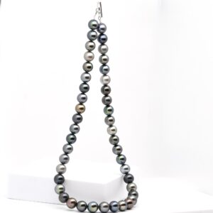 Collier Ataheva 44 perles de Tahiti rondes 10 à 11 mm, montage sur câble acier gainé et fermoir argent 925 rhodié, création Tahiti Perles Création.