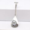 Pendentif perle Vaa argent 925 rhodié rame de pirogue polynésienne motifs vagues avec perle de Tahiti semi ronde 9 mm gris naturel – Tahiti Perles Création.