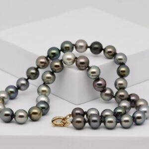 Collier Manihi perles de Tahiti rondes 9 à 10 mm multicolores avec fermoir bouée en or 18 carats