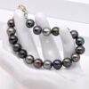 Bracelet Hura 19 perles de Tahiti rondes 9-10 mm multicolores avec fermoir argent 925 et câble acier Produit siur ma ferme de Manihi
