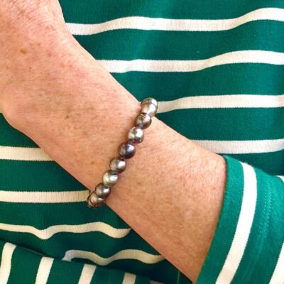 Bracelet Malu 17 perles de Tahiti cerclées 8-9 mm couleurs naturelles fermoir argent Tahiti Perles Création Manihi