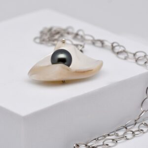 Alternative view of Collier perle Kapua