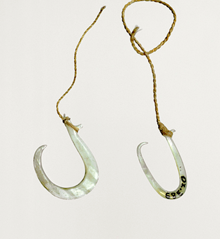 Hameçons polynésiens de pêche en nacre