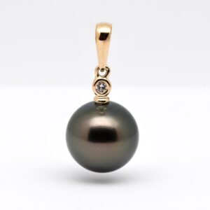 Pendentif Moeata or jaune det iamant perle de Tahiti parfaite qualité GEM 11 mm vert profond reflets violine Manihi