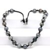 Collier perles Nakoa en cuir de kangourou noir avec 22 véritables perles de Tahiti semi-baroques multicolores de qualité A et B. fermoir argent 925 rhodié