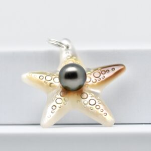 Pendentif Pikake étoile de mer en nacre et perle de Tahiti ronde 9,1 mm qualité B