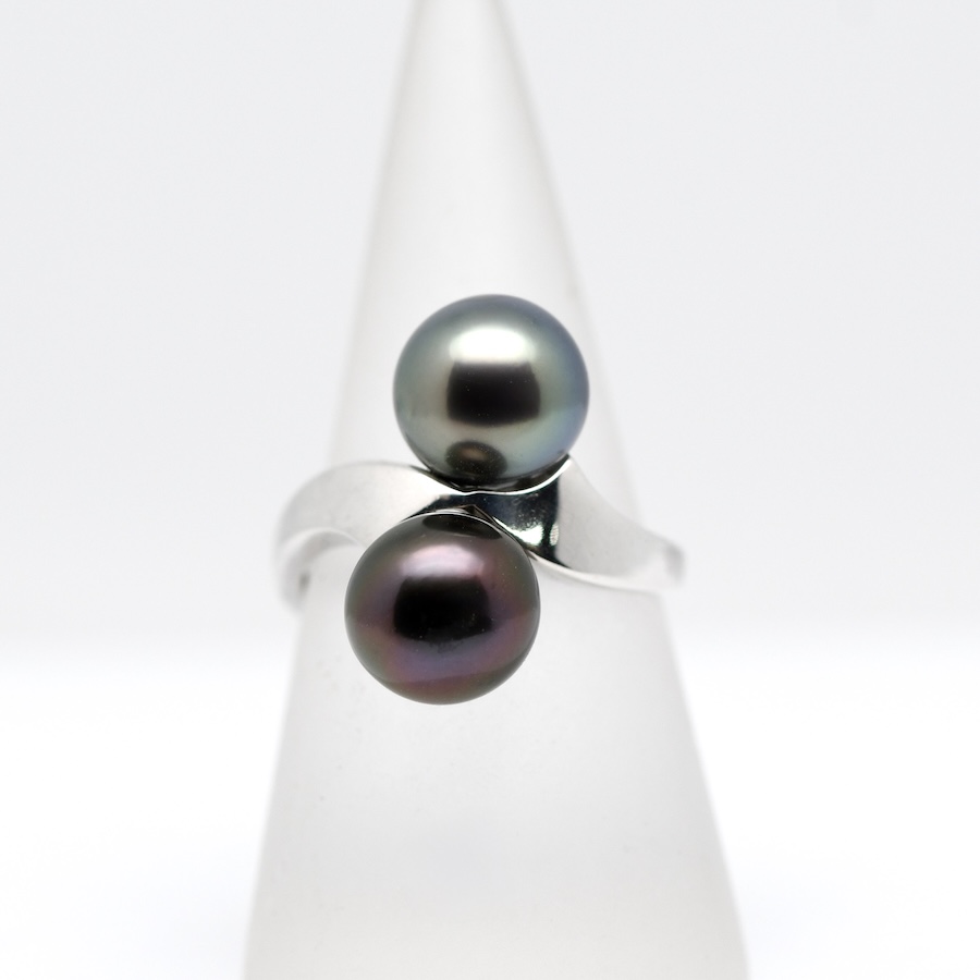 Bague NAKOA Toi et Moi en argent 925 rhodié taille 59 avec deux perles de Tahiti rondes de 10,2 mm, aubergine vert et vert tilleul.